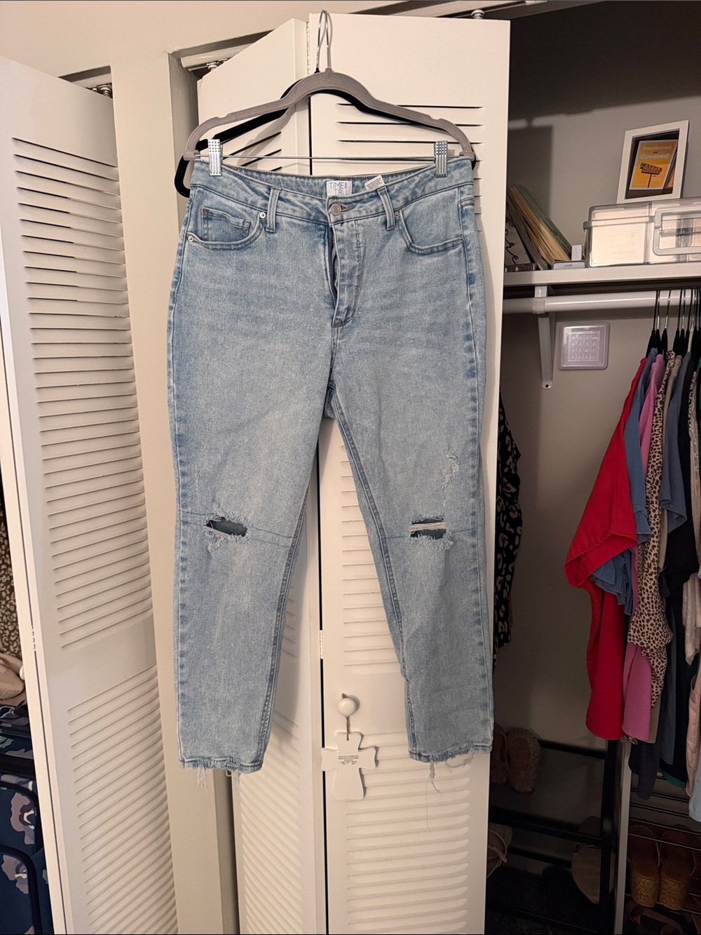 Light Wash Women's Distressed High-Rise Jeans
